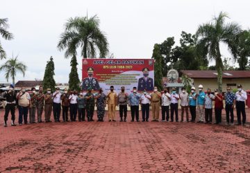 Bupati Nias Barat Khenoki Waruwu Menjadi Pembina Apel Gelar Pasukan Operasi Lilin Toba Tahun 2021