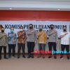 Silaturahmi ke KPU, Kapolda Riau Tegaskan Siap Bantu Sukseskan Pemilu 2024
