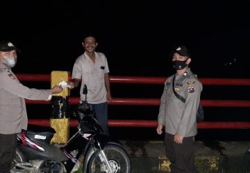 Tidak Mengenal Waktu Sudah Malam, Polsek Idanögawo Tegakkan Disiplin Prokes