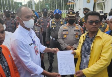 Penyampaian Aspirasi Tentang Minyak Goreng Berlangsung Damai, Kadisperindag Provinsi Riau Apresiasi Kepedulian Mahasiswa