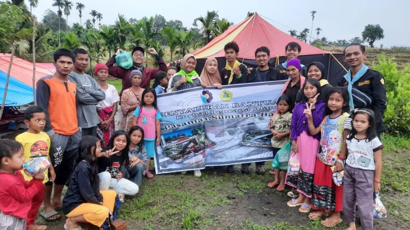 Mapala Laksamana Polbeng Serahkan Bantuan untuk Korban Bencana Alam Pasaman Timur