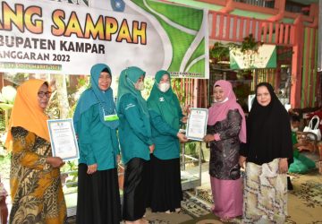 Tinjau Bank Sampah, Tutup Rangkaian Sosialisasi Daur Ulang Sampah PKK Kampar