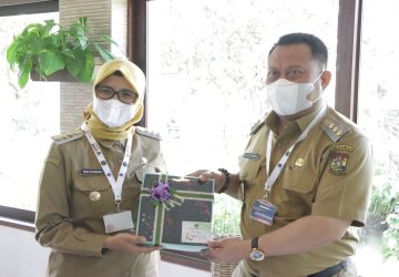 Disela Hadiri Acara Presiden, Bupati Kampar Sempatkan Pertemuan dengan Bupati Blitar