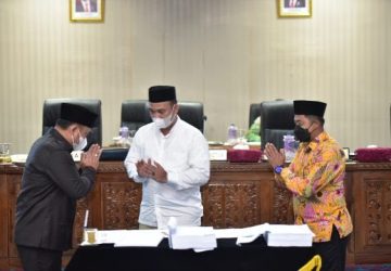 Bupati Kampar Bersama Ketua DPRD Kampar Tandatangani  Nota Kesepakatan KUPA-PPAS P-APBD Tahun 2021