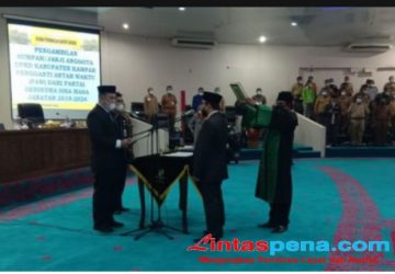 Ketua DPRD Kampar M. Faisal, Lantik M. Nawawi Sebagai Anggota DPRD Kampar