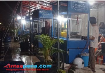 Disperindag Pekanbaru Berikan Bantuan Gerobak Khusus Pedagang Agus Salim