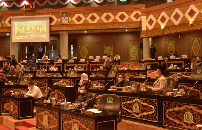 DPRD Provinsi Riau Menggelar Rapat Paripurna Tentang Penyelenggaraan Perpustakaan dan Pembentukan Pansus