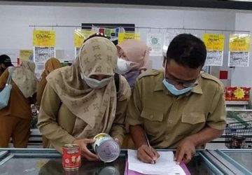 Pemerintah Kabupaten Bangkalan Sanksi Swalayan Jual Makanan Kedaluwarsa
