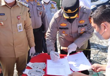 Jelang Ramadhan: Kapolres Rohul Bersama Wabup Lakukan Pemusnahan Barang Bukti