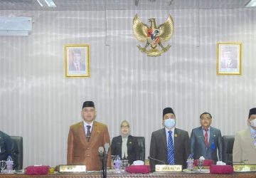 Bupati Kampar Saksikan Pengambilan Sumpah PAW Anggota DPRD Kabupaten Kampar Edi Afrison