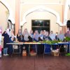 Dharma Wanita DLH dan Perkebunan Bagikan Sayur Gratis Bagi Jemaah Sholat Subuh