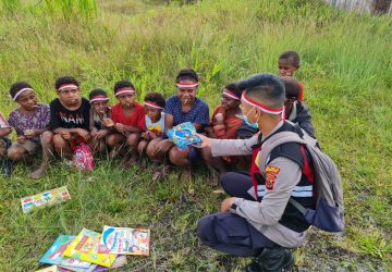 Program SI-IPAR, Tanamkan Rasa Cinta Tanah Air Sejak Usia Dini Anak -anak Serambakon Pegunungan Bintang