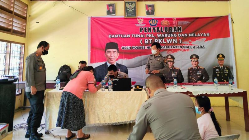 Memasuki hari Ke-3, Polres Nias Salurkan BT-PKLWN Kepada Warga Kec. Sitolu’öri. Kab. Nias Utara