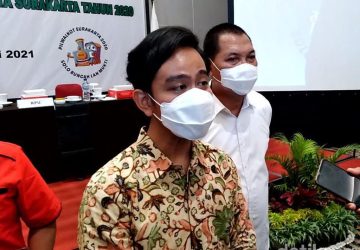 Walkot Solo Gibran Disebut Pengganti Ganjar di Jateng: Enggak Kaget Saya