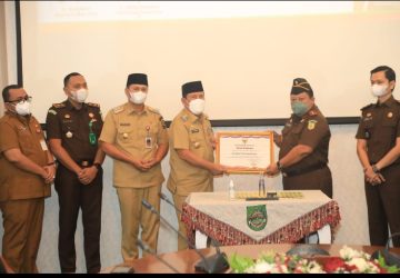 Tingkatkan Kerjasama di Bidang Perdata dan TUN, Bupati H.Sukiman dan Kejari Rohul Tekan MoU