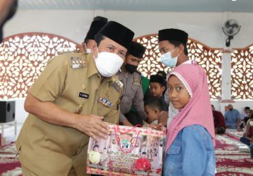 Sambut Ramadhan 1443 hijriah, Bupati H.Sukiman silahturahmi dengan mubaligh dan santuni anak yatim