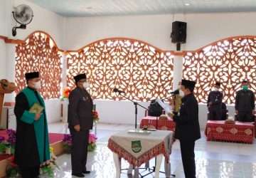 Bupati H.Sukiman melantik Muhammad Zaki Sebagai Sekda Rohul