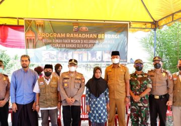 Ramadhan Berbagi, Polres Rohil Bedah Rumah Fakir Miskin di Bagan Hulu