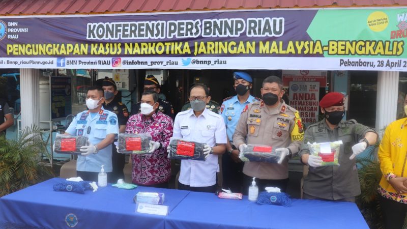 Batman BNNP Riau Ungkap Jaringan Narkoba Internasional, Tiga Pelaku Lebaran Dijeruji Besi BNNP Riau