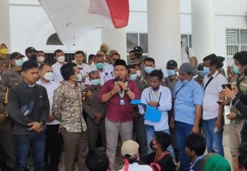 Sempat Ricuh, Berikut 4 Tuntutan Pemuda dan Mahasiswa Rohil di DPRD