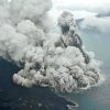 Gunung Anak Krakatau Erupsi, Abu Vulkanik Mulai Hujani Rumah Warga