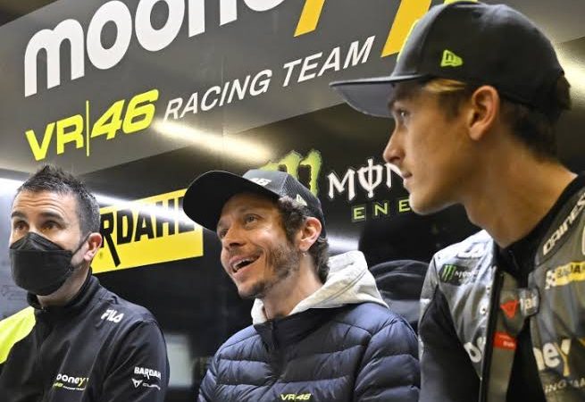 MotoGP Portugal 2022: Valentino Rossi Tengok Tim VR46, Para Murid “On Fire”