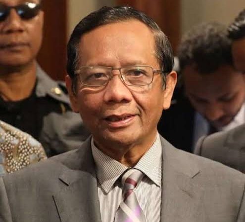 Menkopolhukam Mahfud Ungkap Kondisi Hendropriyono: Lebih Sehat dan Bisa Tersenyum