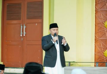 Bupati Kampar Laksanakan Shalat ied di Mesjid Islamic Center Bangkinang Kota