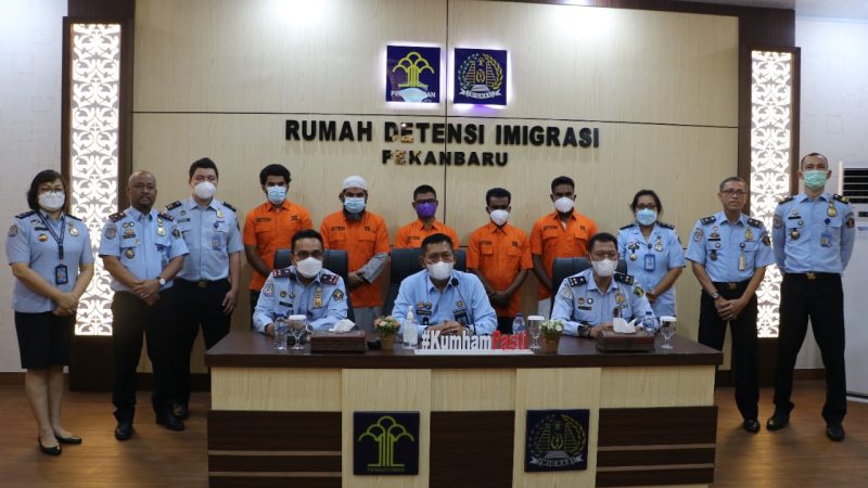 3 Pengungsi Myanmar Diserahkan ke Satgas Penanganan Pengungsi, Sedangkan 2 WN Pakistan Akan Segera Dideportasi Dari Indonesia
