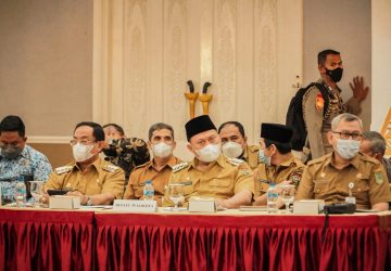 Dampak Larangan Ekspor CPO, Bupati Kampar Ikuti Rakor Bersama Gubri