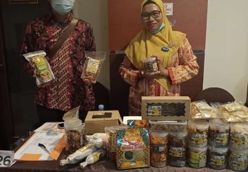 Olahan Biji Getah Khas Bengkalis Digemari Pengunjung Arsip Nasional, Dewi: Alhamdulillah Semua Suka