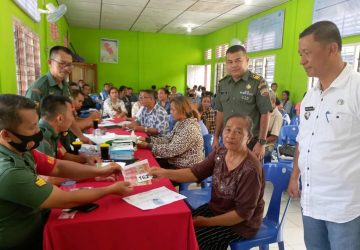 Danramil 02/gidö Kodim 0213/Nias, Salurkan BLT Minyak Goreng Untuk 224 Orang Warga Kec. Hiliserangkai