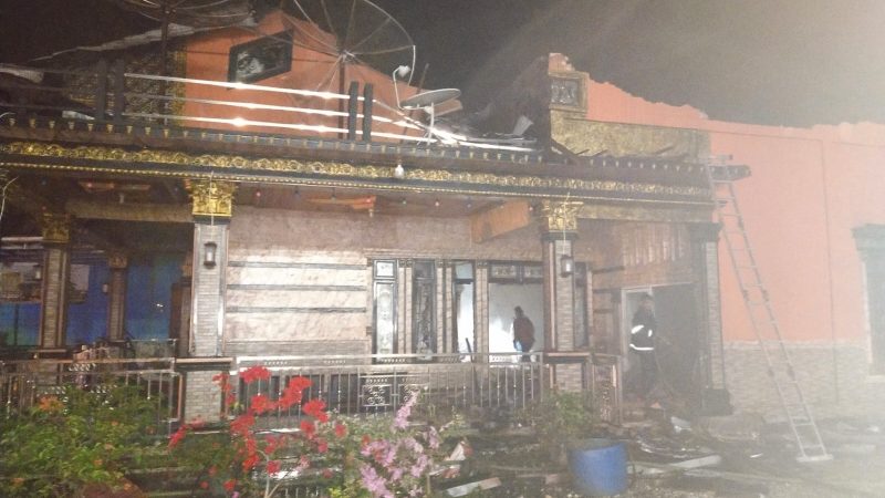 Beberapa Unit Rumah dan Satu Rumah Mewah Habis Dilalap Si jago Merah