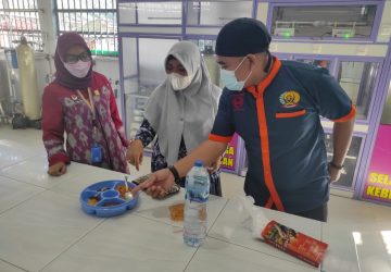 Fokus Memberikan Layanan Terbaik Makanan dan Minuman WBP, Diskes Kota Pekanbaru Lakukan Pengecekan Sempel
