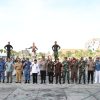 Menggelar Kirab dan Display Drumband Taruna/Taruni AAU di Kantor Gubernur Riau