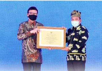 Kearsipan Nasional Beri Penghargaan Kepada Bupati Siak Alfedri