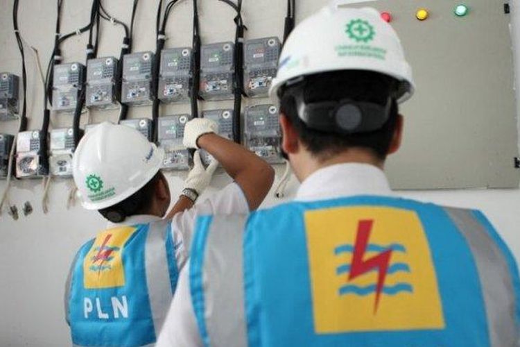 "Menjelang Idulfitri, PLN memastikan seluruh masyarakat menikmati listrik yang andal. Harapannya, masyarakat bisa beribadah dengan khusyuk dan menikmati momen berkumpul dengan keluarga dan kerabat," ujar Direktur Utama PT PLN (Persero), Darmawan Prasodjo