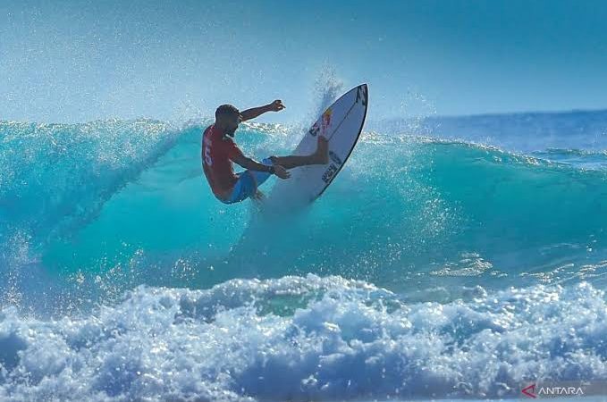 Sandiaga: Ajang World Surfing League di Banyuwangi Bakal Angkat Citra Pariwisata Indonesia