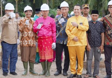 Bupati Rohil Letakkan Batu Pertama Pembangunan Tower LPP TVRI