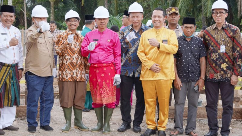 Bupati Rohil Letakkan Batu Pertama Pembangunan Tower LPP TVRI