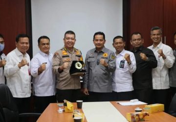 Kakanwil Kemenkumham Riau Saat Rakor Pusat, Pasangkan Langsung PIN Saber UPP Provinsi Riau