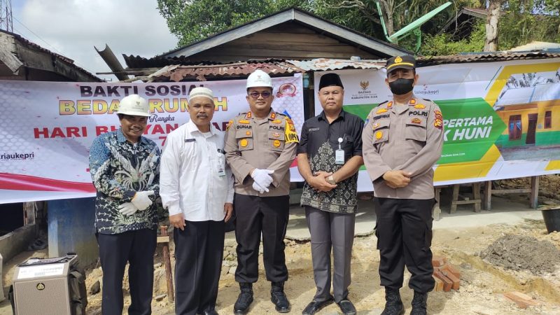 Peletakan Batu Pertama Rumah Layak Huni (RLH) oleh Badan Amil Zakat Nasional (BAZNAS) Kabupaten Siak