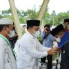 107 Jemaah Calon Haji Kabupaten Siak di lepas Oleh Wabup Husni Mesza