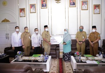 Serahkan Jaminan Kematian, Bupati Alfedri Semoga Program ini Terus Berlanjut