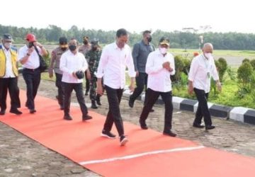 Presiden RI Tiba Di Pulau Nias Tercinta Disambut Oleh Seluruh Kepala Daerah