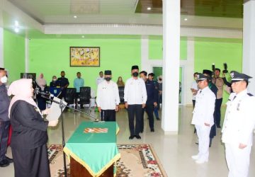 Bupati Bengkalis Kasmarni Lantik Pj Kades Pamesi dan Pj Kades Sungai Nibung