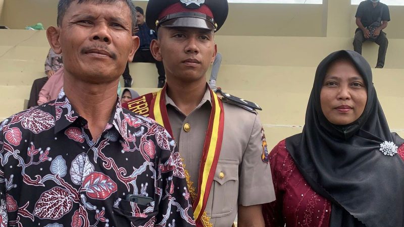 Anak Tukang Las ini Raih Nilai Tertinggi, Disematkan Tanda Pangkat Bripdanya oleh Kapolda