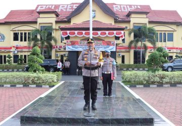 Kapolres Rohil AKBP Nurhadi Ismanto SH SIK Memimpin Upacara Sertijab 2 Polsek