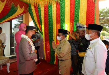 Sekda Hadiri Tepung Tawar Kegiatan Farewell and Parade Kapolres Siak