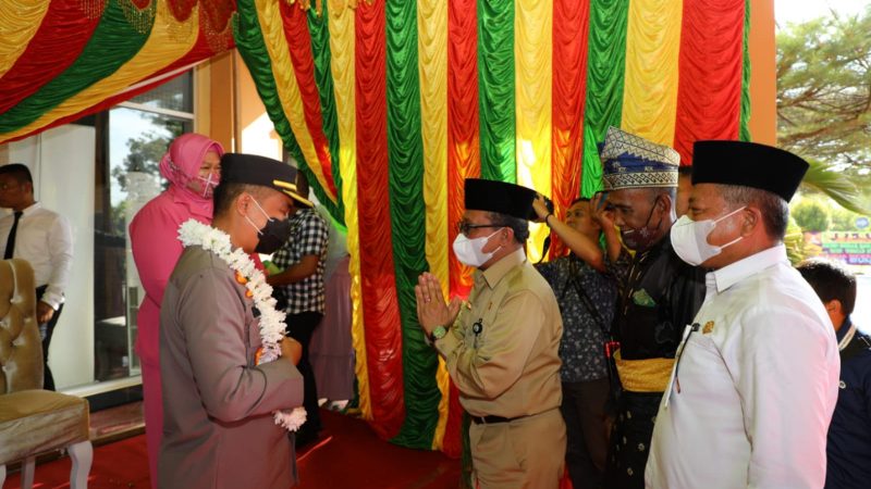 Sekda Hadiri Tepung Tawar Kegiatan Farewell and Parade Kapolres Siak